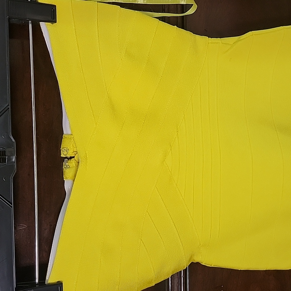 Yellow bandage dress - Picture 3 of 10